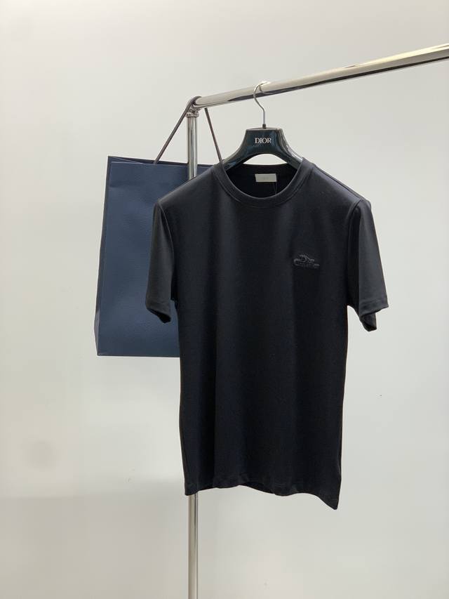 Dior round neck embroidered short sleeves Material: liquid ammonia cotton Applic