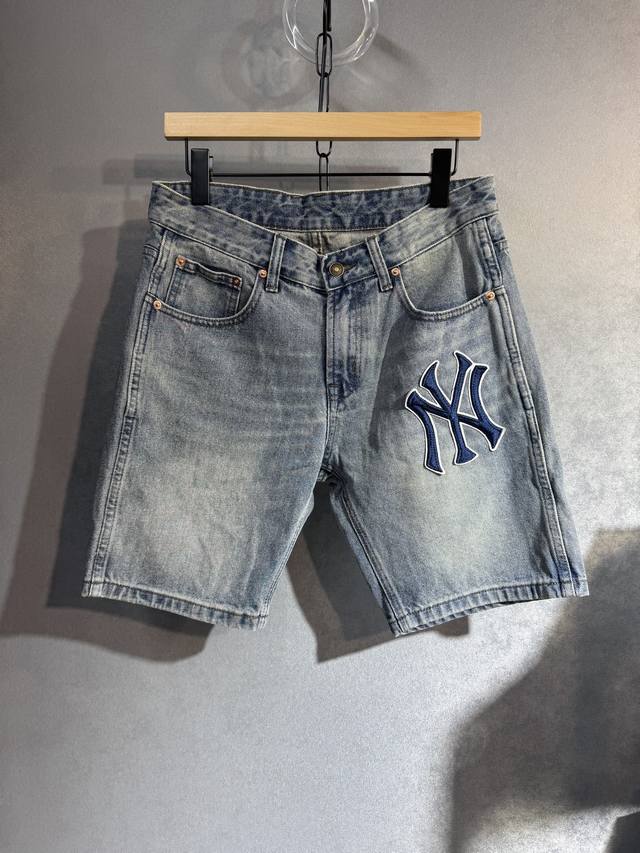 Gucci's latest spring and summer jeans are a breeze to enter and exit the store.