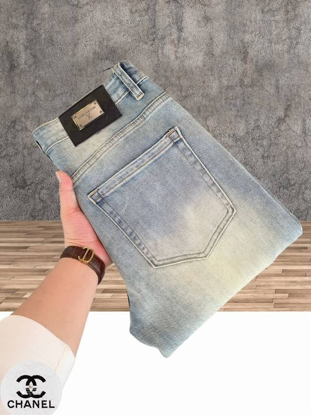 Lv Louis Vuitton's latest spring and summer jeans are the hottest models in the