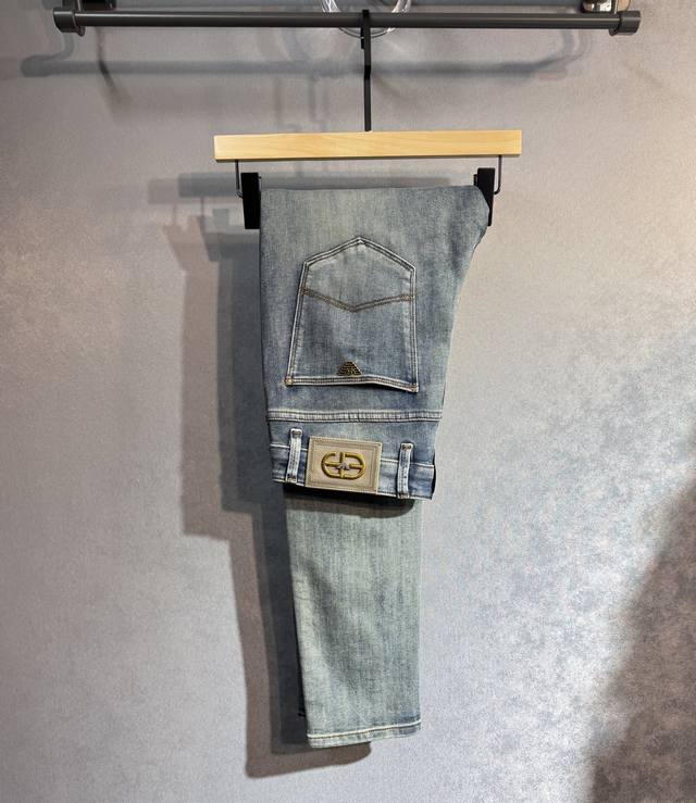 Armani 's latest spring and summer jeans are the hottest selling models in the c