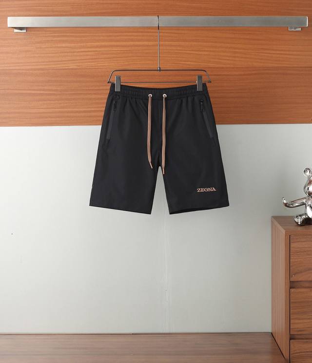 Ermenegildo Zegna shorts are custom-made with four-way stretch fabrics for high