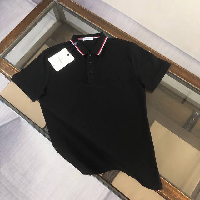 Mon*Cler's latest men's short-sleeved Polo shirt for spring and summer 2025, the