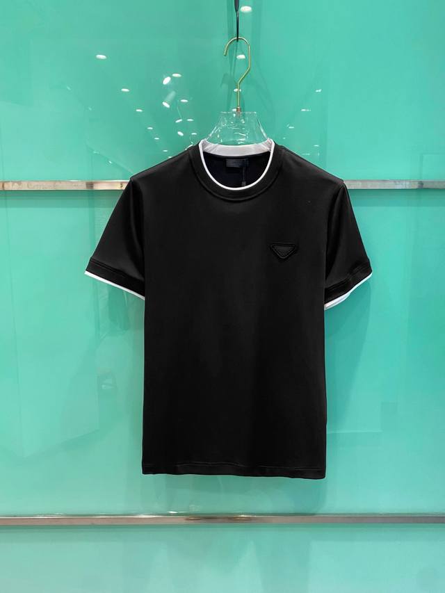 Prada 2025 Spring and Summer new models are launched in the counter. The latest