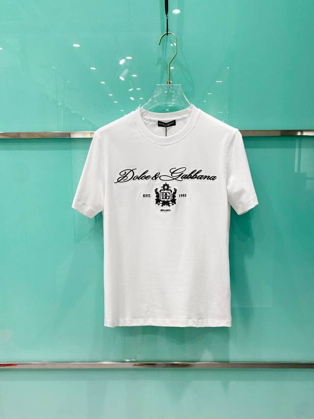 Dolce & Gabbana 2025 Spring and Summer new models are launched in the counter. T