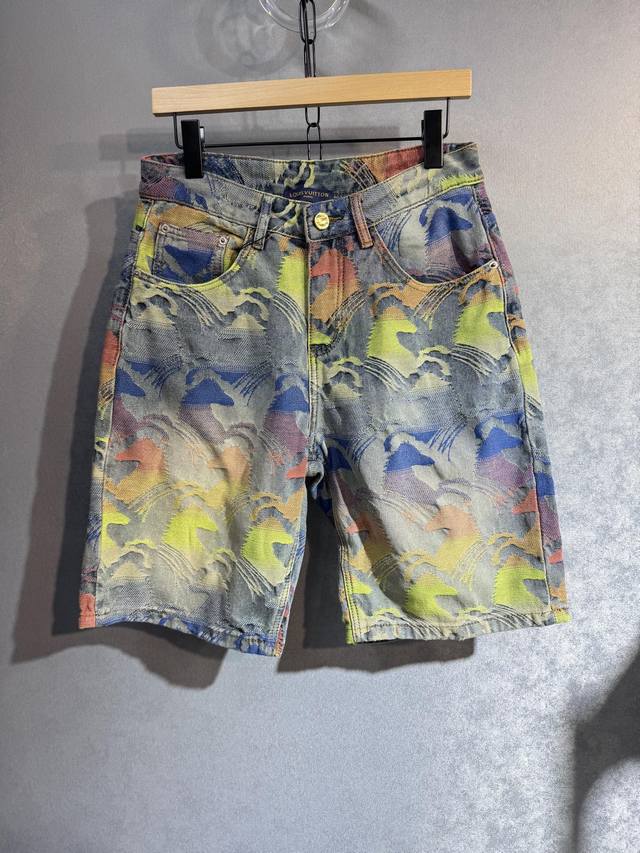 Dior's latest spring and summer jeans. No pressure to enter the store. Hot-selli