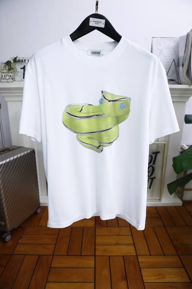 Loewe. 2025 new summer style! Fashionable and casual round neck short sleeve fas