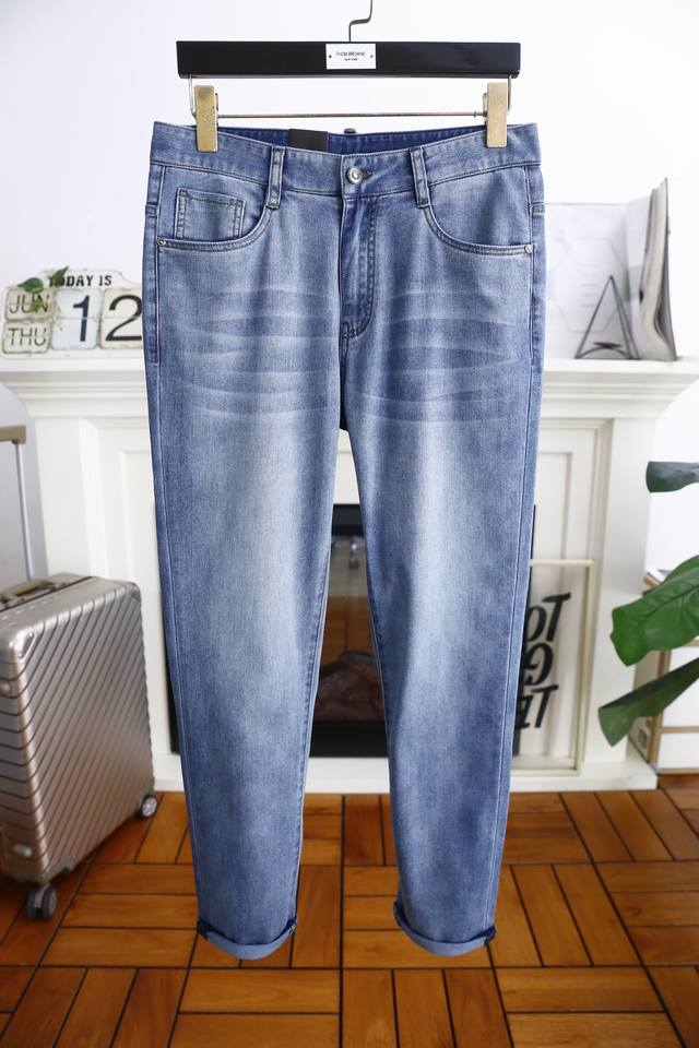 Kavali. 2025 summer new product! Fashionable men's summer thin jeans are made of