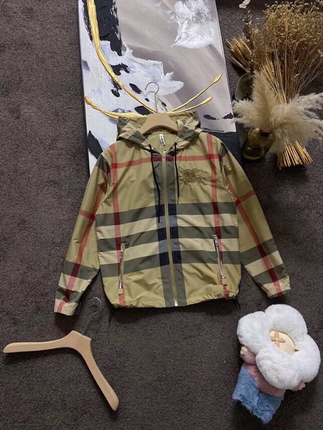 Burberry Burberry Spring and Summer original new khaki oversized plaid warhorse