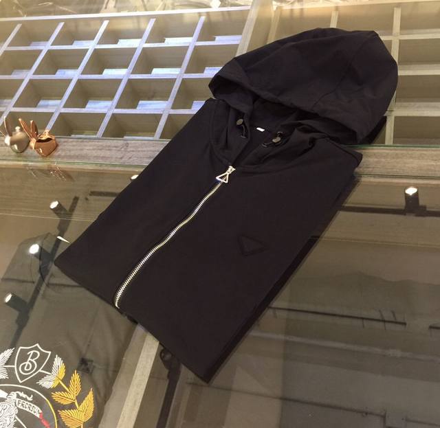 The latest short-sleeved hooded zipper cardigan for summer 2025! Technological p