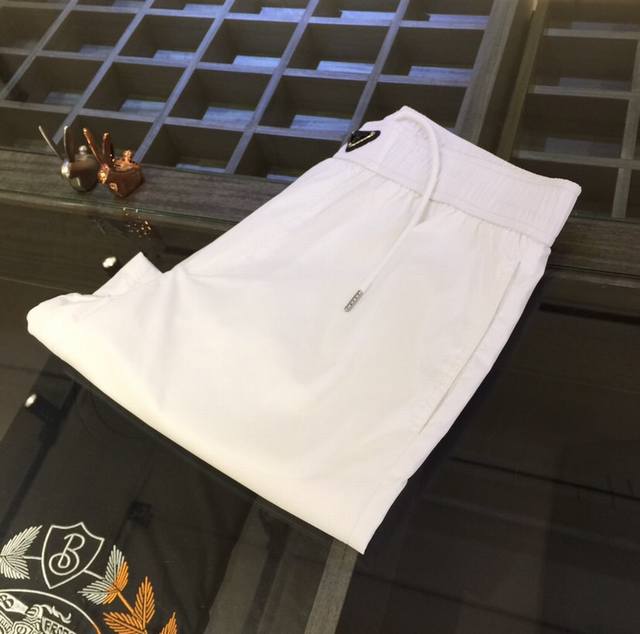 The latest shorts for summer 2025. Produced by OEM factory P. Casual pants with