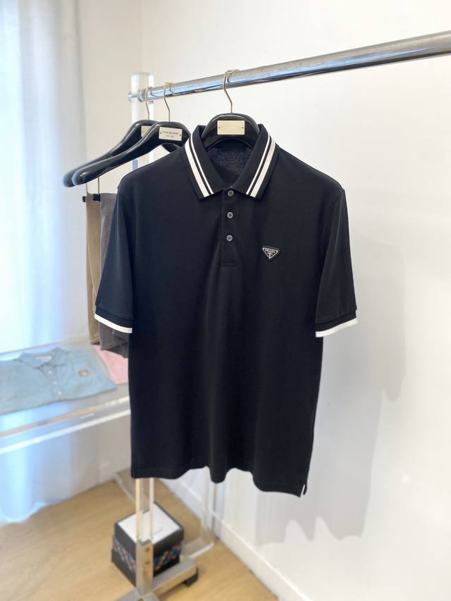 Prada, the latest short-sleeved T-shirt of 2025, handsome and fashionable, with