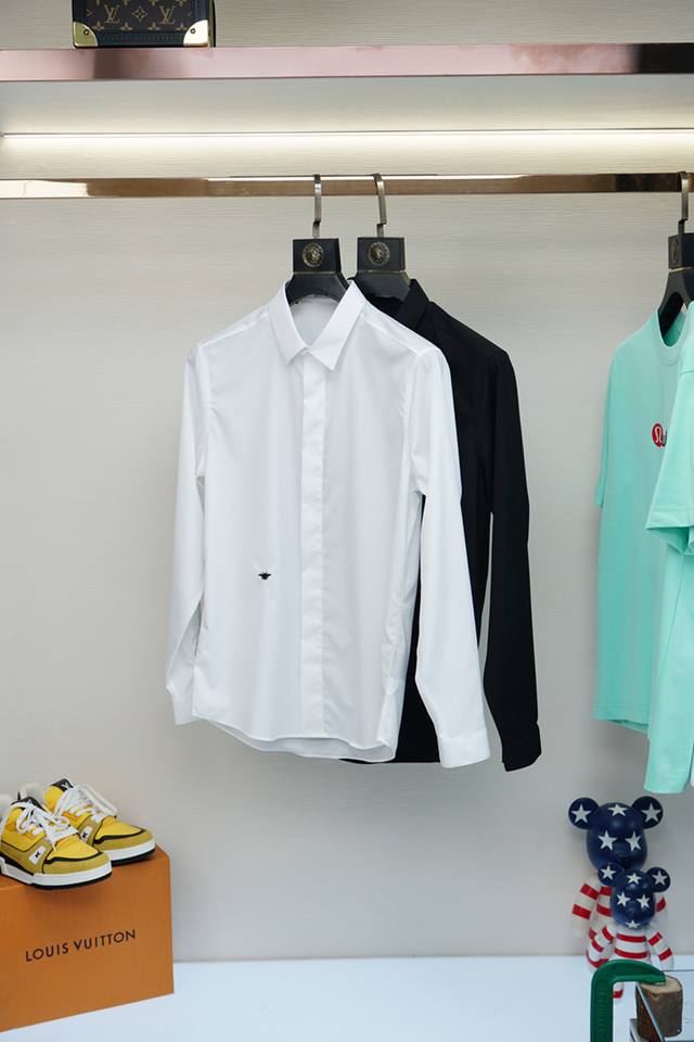 Dior Dior 2025 early spring new products are on sale at the counter. Fashionable