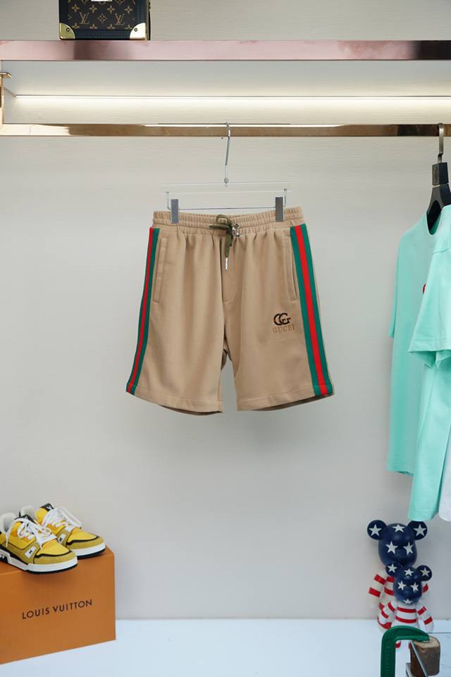 2025 Spring/Summer New Collection Gucci, men's shorts, exquisite tailoring is th