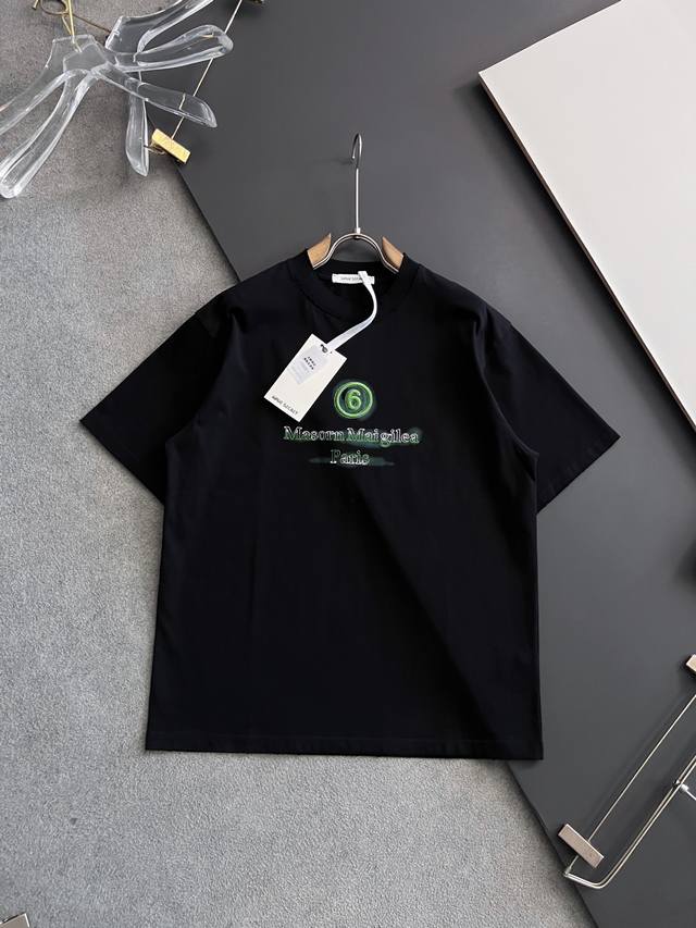 Mm6, 2025 spring and summer new unisex short-sleeved T-shirts! Fashionable and c