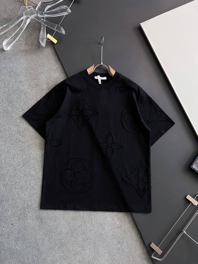 Lv, 2025 spring and summer new unisex short-sleeved T-shirts! Fashionable and ca