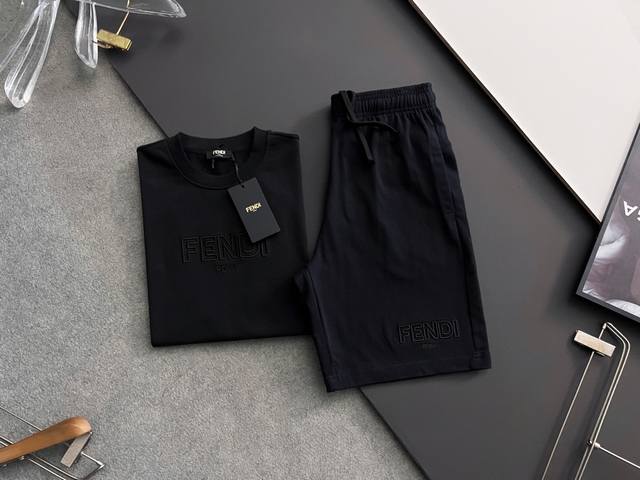 Set Fend, 2025 Spring and Summer new unisex short-sleeved T-shirt! Logo embroide