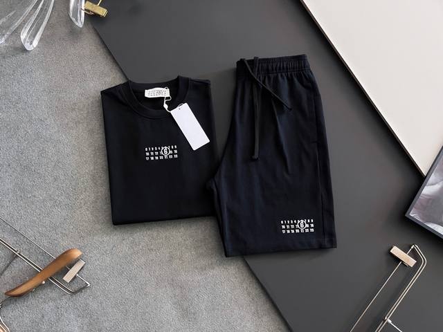 Set Mm6, 2025 Spring and Summer new unisex short-sleeved T-shirt! Logo embroider