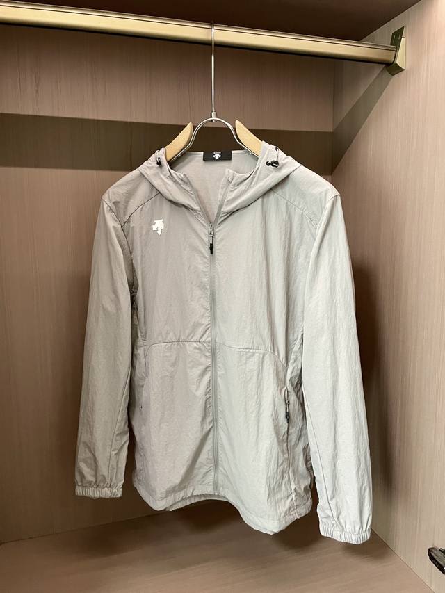 Descente sports light sun protection clothing Rare source! Original good product