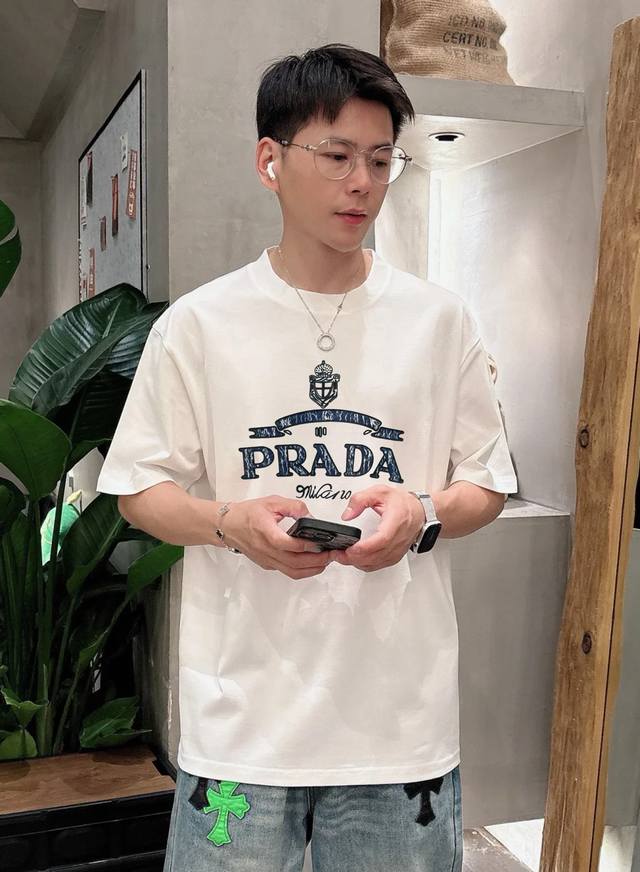 Prad* Prad's new T-shirt. 25S for both men and women! High-definition 3D letter