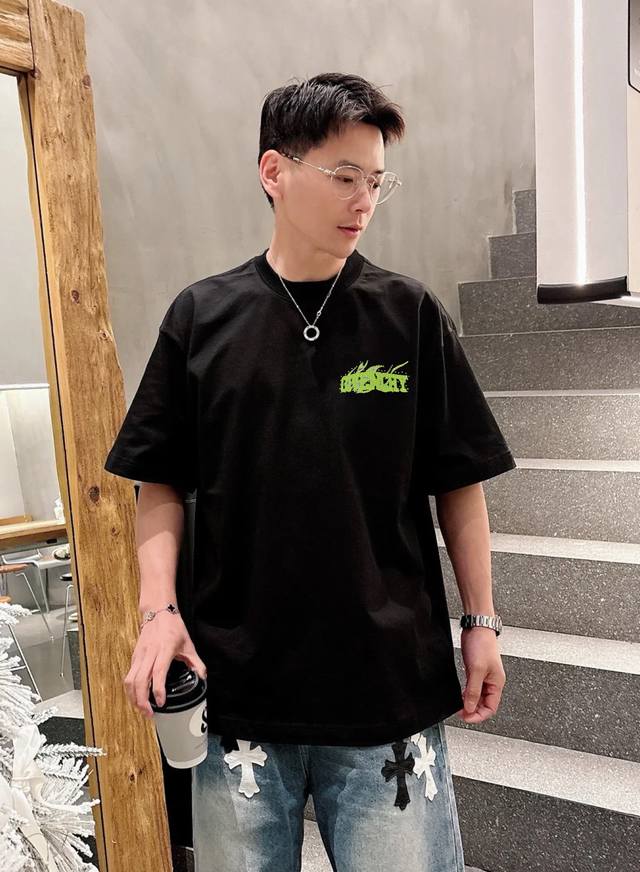 Top-notch value! Givench* Givenchy* 25S new T-shirt. Unisex! The value of the se