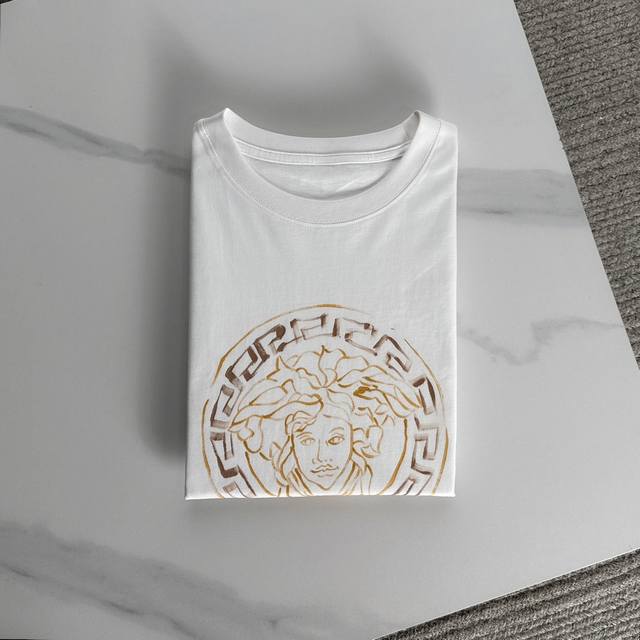 25-year spring and summer new round neck short sleeves. Channel goods of trading
