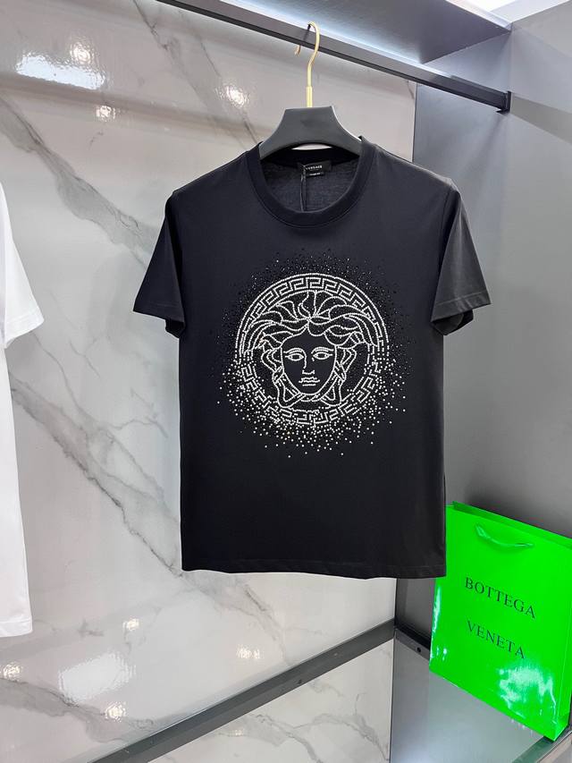 Versace 2025 Spring and Summer European Gw counter new catwalk Internet celebrit