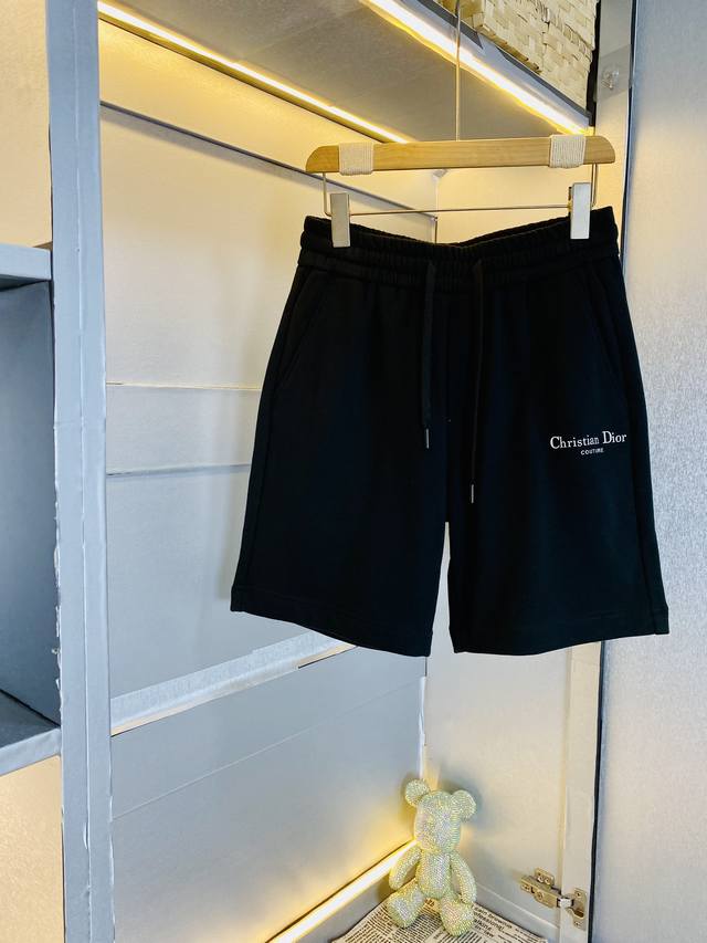 Couple's Good News for Fat People 220 pounds can wear Dior. Highly recommended!
