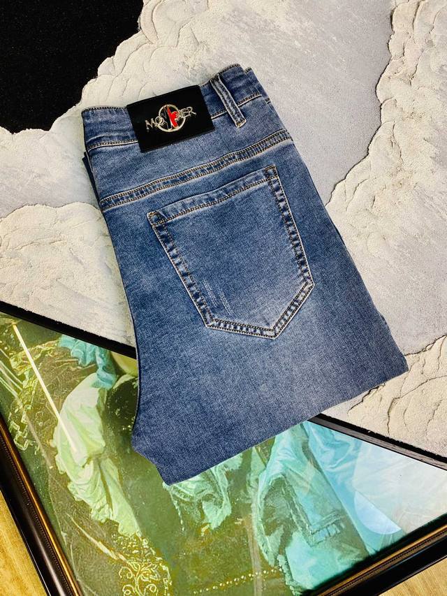 Moncler 25Ss new spring and summer men's small straight jeans are super soft, el