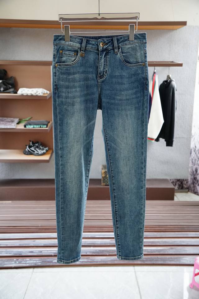 Miu Miu New arrival 2570 new summer casual pants jeans, high-end custom series.