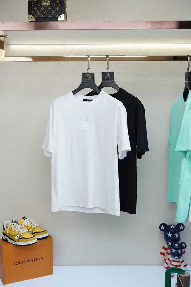 Lv-Louis Vuitton 2025 summer new style short-sleeved T-shirt for men and women!
