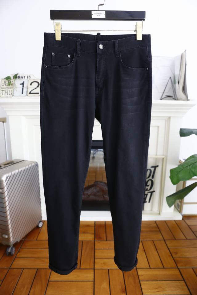 Pura* Pr*Da. 2025 summer new product! Fashionable men's dark versatile casual pa