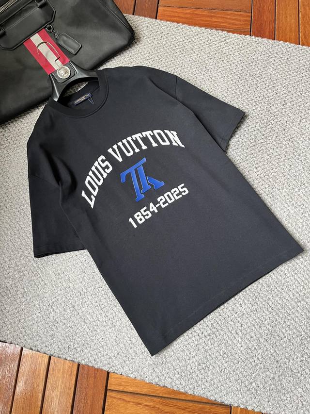 Lv''2025Ss latest spring and summer short-sleeved T-shirt, soft to the touch, co