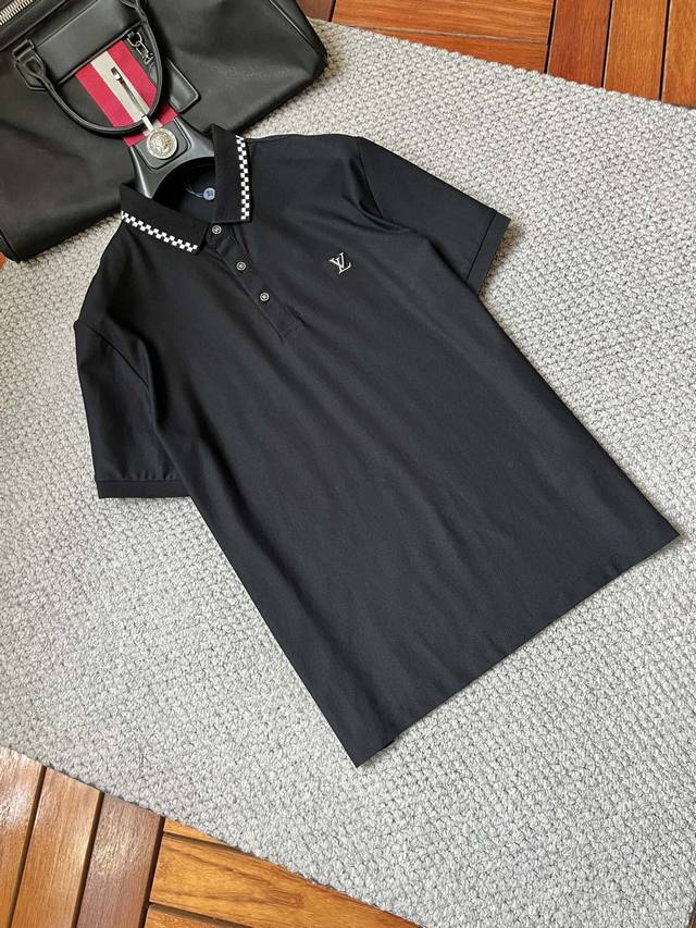 Lv 2025 New summer men's lapel Polo shirt, unlocking Italian elegance. The colla