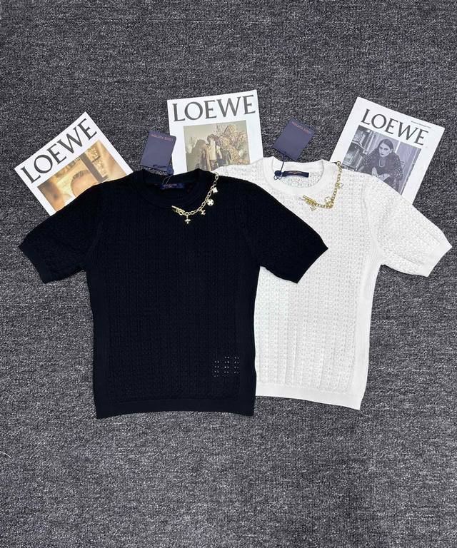 New women's clothing is coming! Lv chain embellishment, knitted hollow design, s