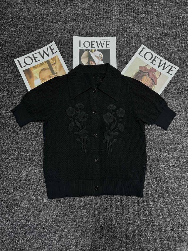 A niche brand simple lapel short-sleeved knitted cardigan with a hollow design s
