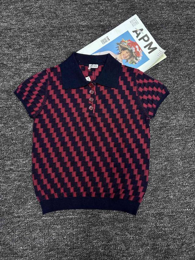 Loewe knitted short sleeves are now on sale, a perfect combination of fashion an