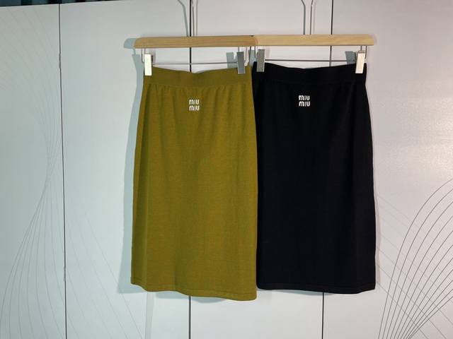 Miumiu new casual versatile fashion letter jacquard skirt Sml spot