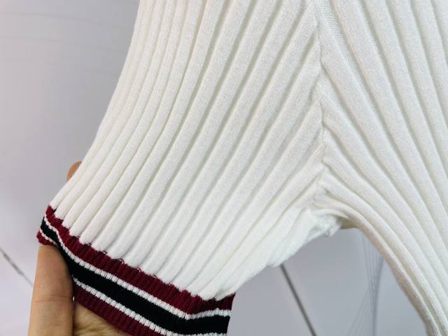 Miumiu new color matching letter logo short-sleeved knitted pullover Sml spot de