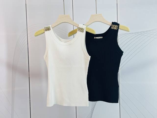 Miumiu early spring new women's ribbed vest 2 colors and three sizes Sml spot su