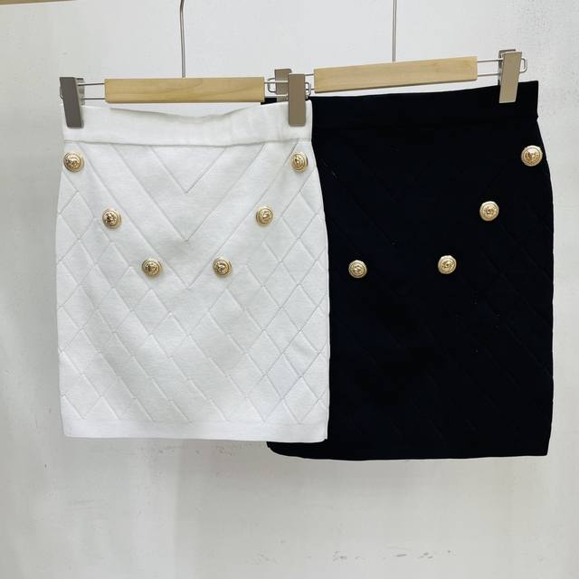 Balmain 6-button fine-knit skirt Fine mesh diamond pattern 6 gold-plated metal "
