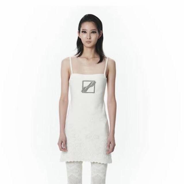 Weii Done suspender dress, the style is super good, it easily shows off your sli