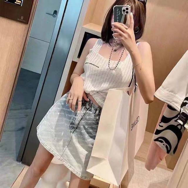 Dawang diamond vest fabric is ice silk, the whole piece is heavily drilled on th