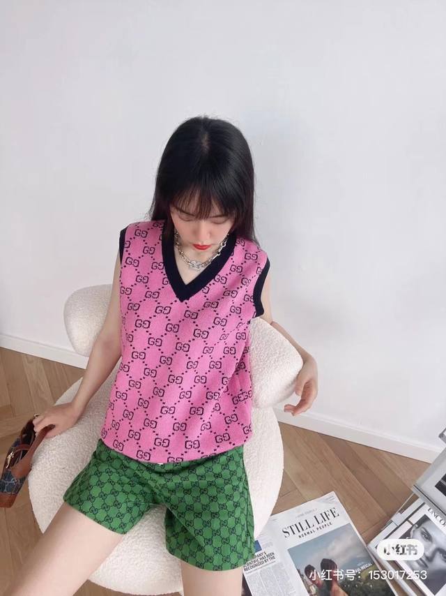 Gucci old flower vest ice silk fabric needs higher quality contact customer serv