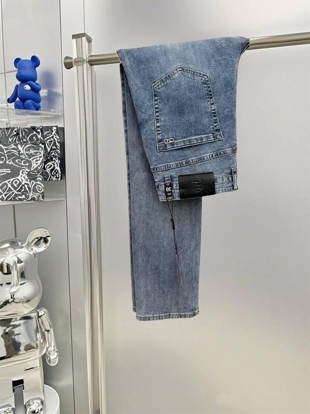 Fend 2025Ss new original hot-selling small straight slim jeans, super customized