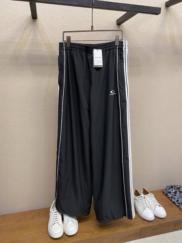 Balenciaga Ba white side bar sports trousers original, 600 purchase; stretch pol