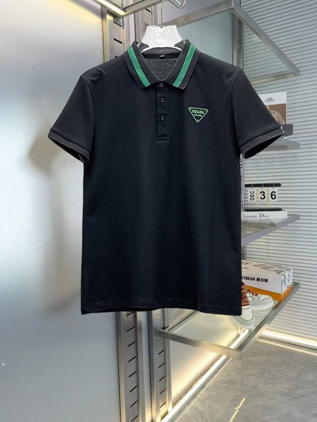 A must-have item for high-end business white-collar workers from Prada! Seamless