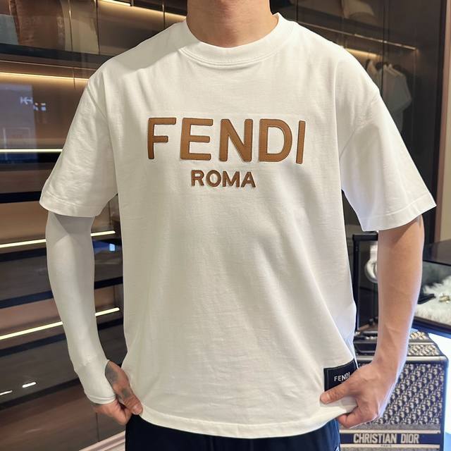 Fendi has three complete labels. 2025 summer new short-sleeved shirt, available
