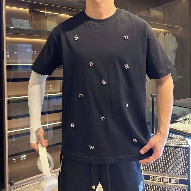 Dawang has three complete labels. 2025 summer new short-sleeved shirts, availabl