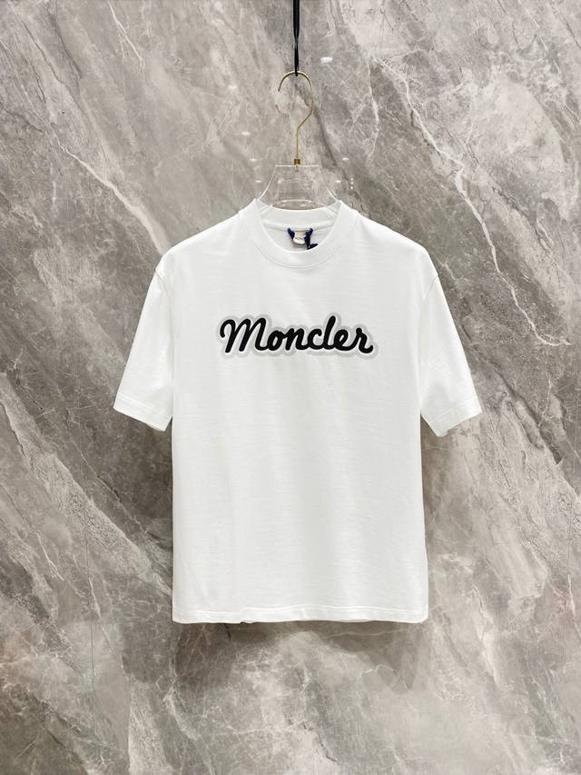 Moncler 2025 Spring and Summer new models are launched in the counter. The lates