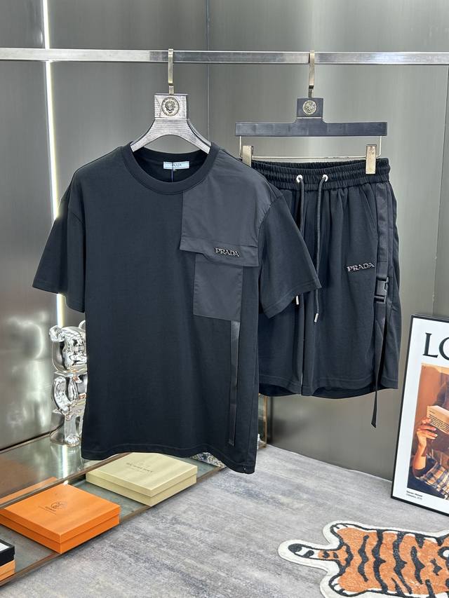 A set of Prada 25S new season T-shirt and shorts set. Unisex! Brand element desi